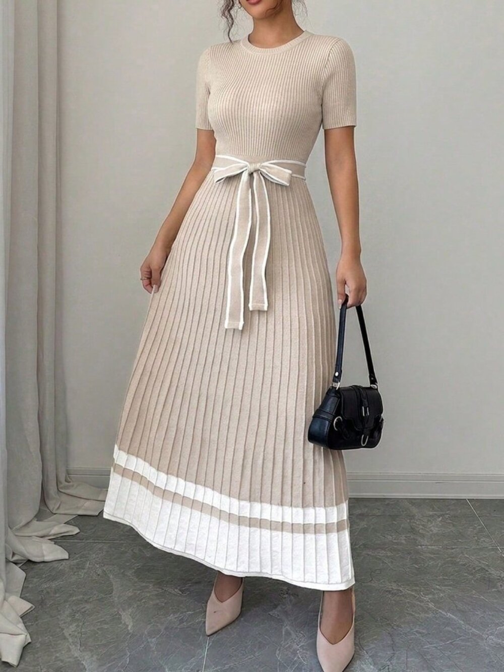 Apricot Elegant Women's Short Sleeve Knitted Dress - Picture 5 of 8